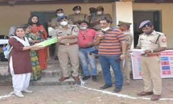 पुलिस की सकारात्मक शैली को स्टूडेंट्स ने तस्वीरों में उकेरा पुलिस की सकारात्मक शैली को स्टूडेंट्स ने तस्वीरों में उकेरा