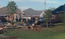 अमेरिका में नेवी एरोप्लेन क्रैश