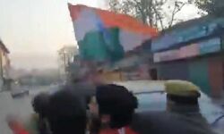 भाजपा कार्यकर्ता को पुलिस ने झंडा फहराने से रोका भाजपा कार्यकर्ता को पुलिस ने झंडा फहराने से रोका