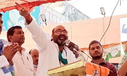 योगी की सरकार में बेटियां सबसे ज्यादा असुरक्षित- लल्लू योगी की सरकार में बेटियां सबसे ज्यादा असुरक्षित- लल्लू