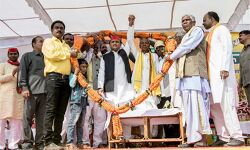 अखिलेश यादव ने गोंडवाना रत्न दादा के निधन पर दी भावभीनी श्रद्धांजलि अखिलेश यादव ने गोंडवाना रत्न दादा के निधन पर दी भावभीनी श्रद्धांजलि