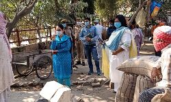 औचक निरीक्षण- डीएम ने कर्मचारियों का वेतन काटने के दिए निर्देश