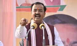 कांग्रेस, सपा और बसपा ने देश और प्रदेश को किया बर्बाद: उपमुख्यमंत्री कांग्रेस, सपा और बसपा ने देश और प्रदेश को किया बर्बाद: उपमुख्यमंत्री