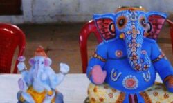 इस दिवाली अखबारों की रद्दी से बनाएंगे देवी-देवताओं की मूर्तियां