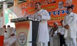 वोटिंग के दौरान बुर्का उतारकर हो चेहरे का मिलान- संजीव बालियान वोटिंग के दौरान बुर्का उतारकर हो चेहरे का मिलान- संजीव बालियान