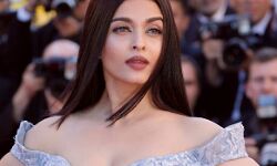 47 वर्ष की उम्र में भी दिलों पर राज करती है यह विश्व सुंदरी 47 वर्ष की उम्र में भी दिलों पर राज करती है यह विश्व सुंदरी