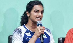 सनसनी- पीवी सिंधु ने लिखा रिटायर