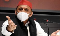 दलितों, पिछड़ों, सवर्णों सभी को अपमानित किया जा रहा है : अखिलेश यादव दलितों, पिछड़ों, सवर्णों सभी को अपमानित किया जा रहा है : अखिलेश यादव