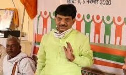 मंत्री कपिलदेव ने की कार्यकर्ताओं संग मीटिंग- बताई उपलब्धियां मंत्री कपिलदेव ने की कार्यकर्ताओं संग मीटिंग- बताई उपलब्धियां