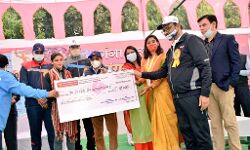 गंगा हाॅफ मैराथन मे किया प्रतिभाग- खिलाड़ियों को मिला पुरूस्कार