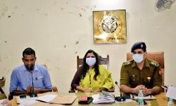 SDM से परमिशन लेकर करें प्रचार-प्रसार: DM