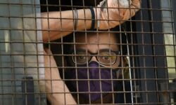 अर्नब को 14 दिन की न्यायिक हिरासत भेजा अर्नब को 14 दिन की न्यायिक हिरासत भेजा