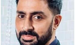 दसवीं में अनपढ़ भ्रष्ट राजनेता बनेंगे जूनियर बच्चन