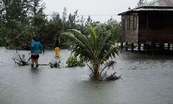 तूफान एटा ने मचाई तबाही