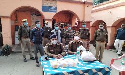 जलालपुर इलाके में पुलिस ने पकड़ी तमंचा फैक्ट्री जलालपुर इलाके में पुलिस ने पकड़ी तमंचा फैक्ट्री