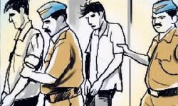 POLICE- मादक पदार्थ के साथ 3 दबोचे