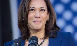 कमला हैरिस बनेंगी अमेरिका की पहली महिला उपराष्ट्रपति कमला हैरिस बनेंगी अमेरिका की पहली महिला उपराष्ट्रपति