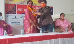 महिला सशक्तिकरण पर चेयरपर्सन अंजू को किया सम्मानित महिला सशक्तिकरण पर चेयरपर्सन अंजू को किया सम्मानित