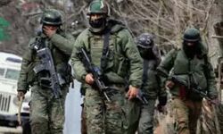 सुरक्षा बलों ने किये दो आतंकी ढेर, चार जवान शहीद