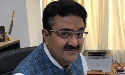 कारीगरों एवं शिल्पकारों को मंच प्रदान करने हेतु सरकार प्रतिबद्ध कारीगरों एवं शिल्पकारों को मंच प्रदान करने हेतु सरकार प्रतिबद्ध