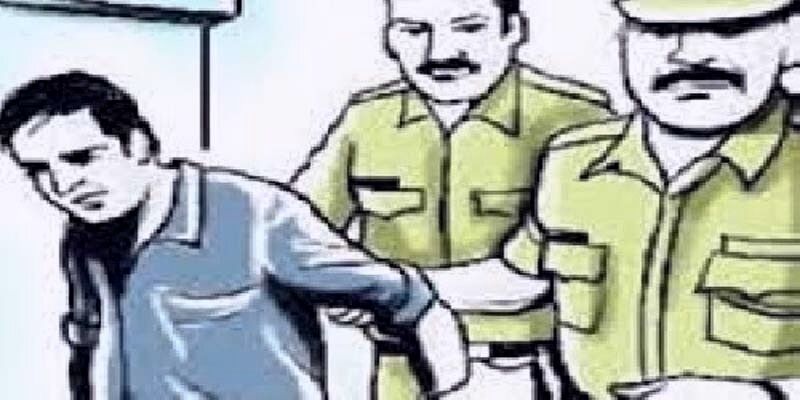 गैंगस्टर फरार- भाजपा नेता समेत तीनो भाइयों की करोड़ो की सम्पत्ति जब्त