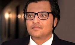 अर्नब हुए जेल से रिहा- समर्थकों ने घेरा अर्नब हुए जेल से रिहा- समर्थकों ने घेरा