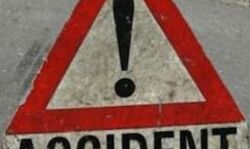 बाजा देखते समय मकान के छज्जे से गिरे पांच बच्चे