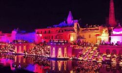 राम की पैड़ी पर दीपोत्सव के लिए घाटों काम शुरु राम की पैड़ी पर दीपोत्सव के लिए घाटों काम शुरु