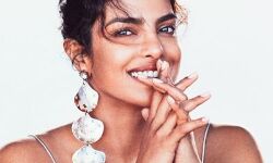 अक्षय और प्रियंका की फिल्म  स्क्रीनिंग के 16 साल पूरे