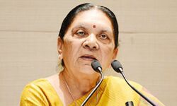 दीपावली के दिन कोई अच्छा कार्य करने का संकल्प लें: राज्यपाल