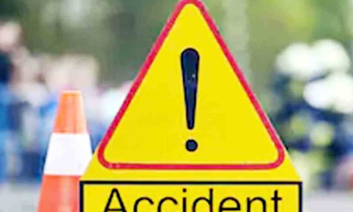 बस-टैंकर ट्रक की टक्कर लगने से सात लोगों की मौत