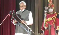 सातवीं बार बिहार की कमान नीतीश के हाथों में सातवीं बार बिहार की कमान नीतीश के हाथों में