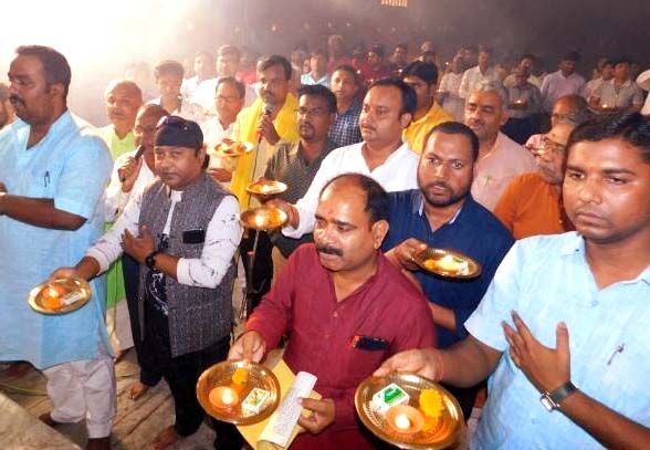 चित्रगुप्त के वंशजों ने की कलम- दवात की पूजा