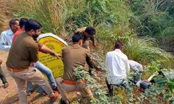 खाई में गिरे परिवार के लिए इटावा पुलिस बनी रक्षा कवच खाई में गिरे परिवार के लिए इटावा पुलिस बनी रक्षा कवच