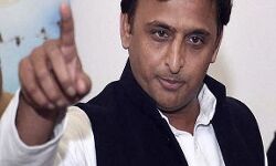 अखिलेश का तंज- योगी सरकार ने किसानों को कर दिया बर्बाद