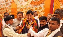 पद चेयरमैन- मगर मिठाई भी बेचते है प्रमेश सैनी पद चेयरमैन- मगर मिठाई भी बेचते है प्रमेश सैनी