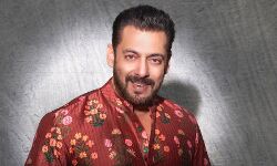 सलमान ने खुद को किया आइसोलेट सलमान ने खुद को किया आइसोलेट