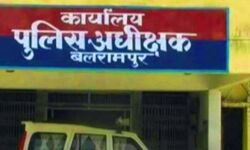 पुलिस पर हमला करने वाले 9 लोगों पर FIR- 3 गिरफ्तार पुलिस पर हमला करने वाले 9 लोगों पर FIR- 3 गिरफ्तार