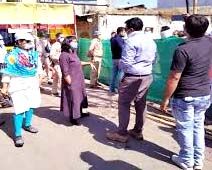 बगैर मास्क घूमते पाए जाने पर वसूला 60 हजार का जुर्माना बगैर मास्क घूमते पाए जाने पर वसूला 60 हजार का जुर्माना