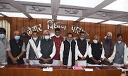 विधान परिषद के 8 नवनिर्वाचित सदस्यों ने ली शपथ विधान परिषद के 8 नवनिर्वाचित सदस्यों ने ली शपथ