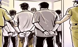 कार में भरकर ले जा  रहे थे डोडा, 4 गिरफ्तार कार में भरकर ले जा  रहे थे डोडा, 4 गिरफ्तार