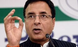 कामगारों को आर्थिक गुलामी में धकेल रही है सरकार कामगारों को आर्थिक गुलामी में धकेल रही है सरकार