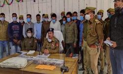 हत्या और लूट के मामले में पुलिस ने किये पांच गिरफ्तार हत्या और लूट के मामले में पुलिस ने किये पांच गिरफ्तार