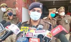 अधेड़ व्यक्ति की दिनदहाड़े गोली मारकर हत्या अधेड़ व्यक्ति की दिनदहाड़े गोली मारकर हत्या