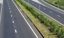 UP में गडकरी ने किया 16 सड़क परियोजाओं का शिलान्यास UP में गडकरी ने किया 16 सड़क परियोजाओं का शिलान्यास