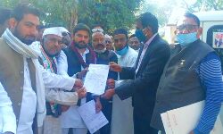 कांग्रेस ने धरना प्रदर्शन कर की कृषि अध्यादेश वापस लेने की मांग कांग्रेस ने धरना प्रदर्शन कर की कृषि अध्यादेश वापस लेने की मांग