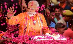 मोदी लाखों दीयों के बीच वाराणसी में मनाएंगे देव दीपावली मोदी लाखों दीयों के बीच वाराणसी में मनाएंगे देव दीपावली