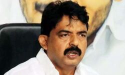 सूचना मंत्री हमले में बाल-बाल बचे सूचना मंत्री हमले में बाल-बाल बचे