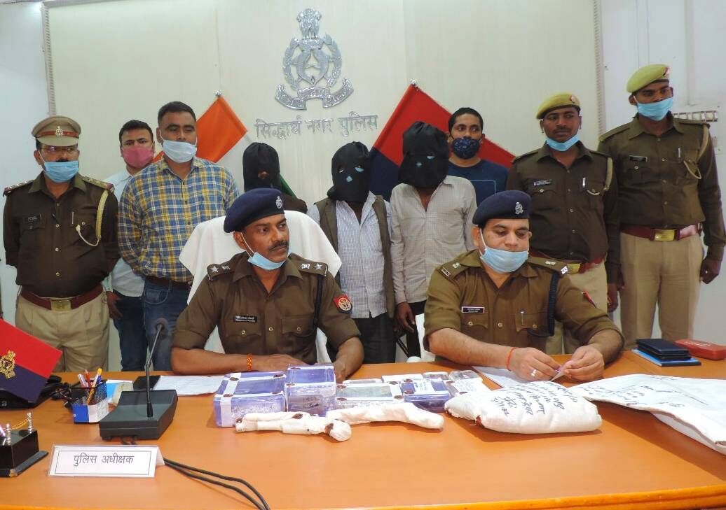 पुलिस ने किए तीन चोर गिरफ्तार, लाखो के जेवरात आदि बरामद