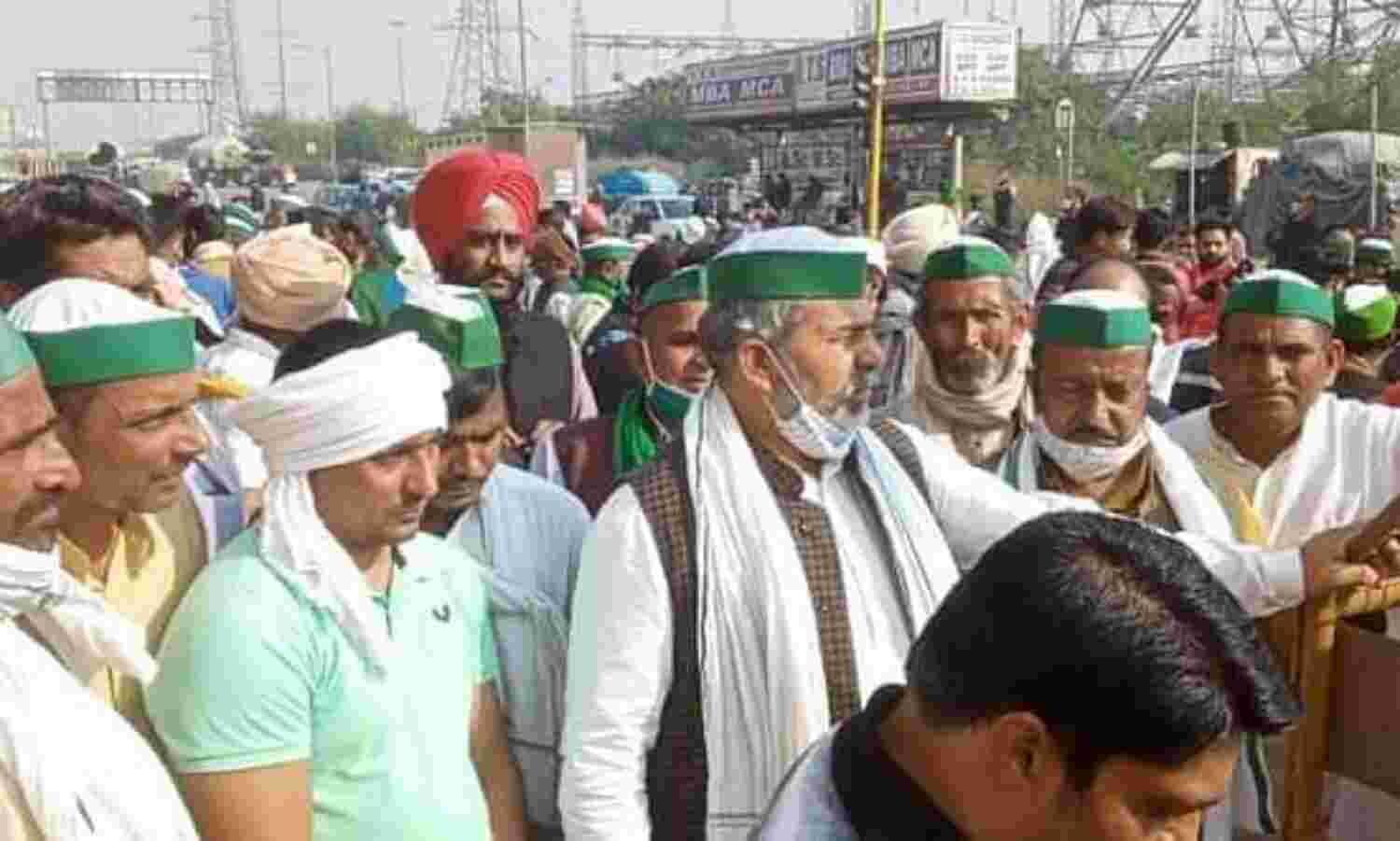 चंद समय बाद होगी आंदोलनकारी किसानों की मंत्रियों के साथ वार्ता